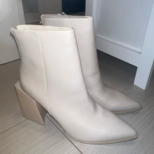 Brand new Steve Madden boots